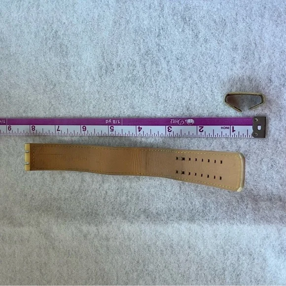 LOUIS VUITTON Cream Ivory Vernis Patent Leather WATCH BAND NO Metal Buckle - Picture 9 of 14